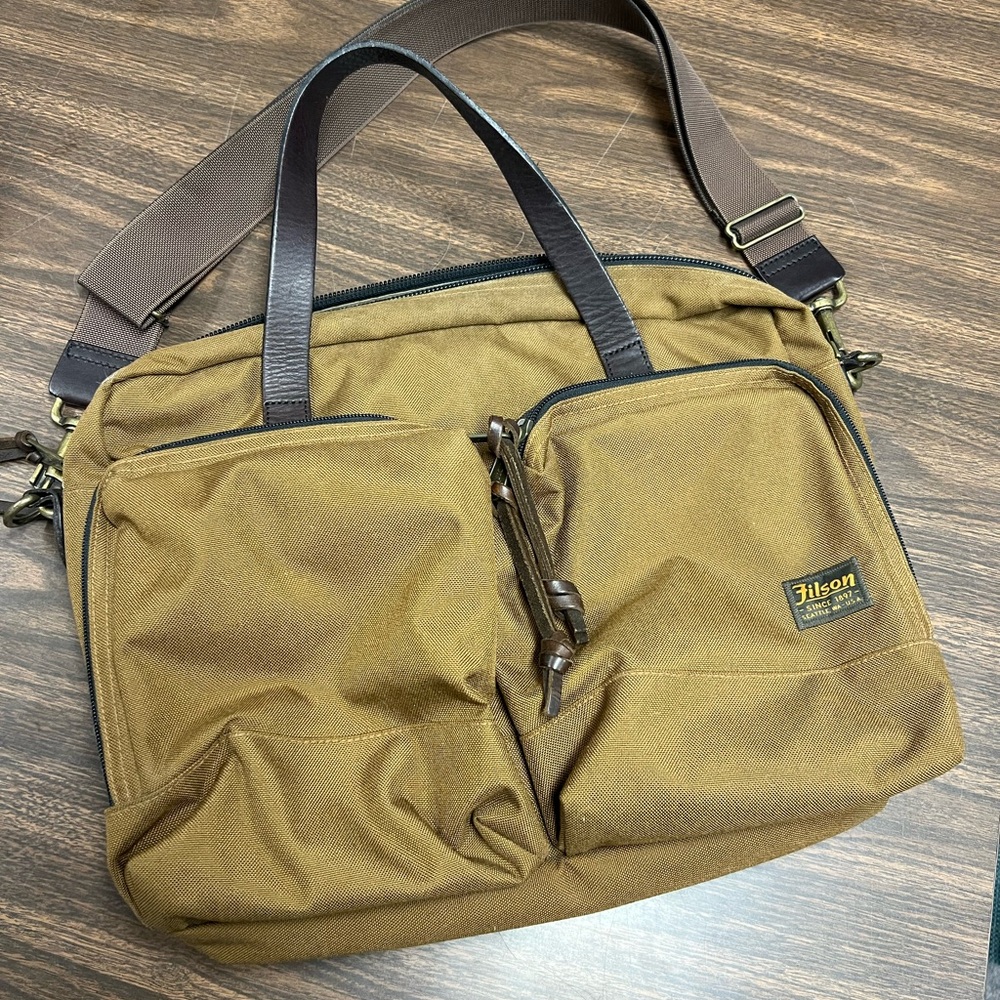 FILSON DRYDEN BRIEFCASE